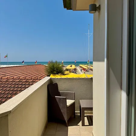 Terrazza Fronte Mare - Centro 公寓 维亚雷焦